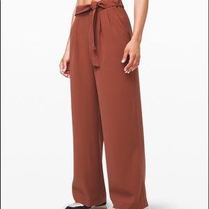 Lululemon Noir wide leg pant